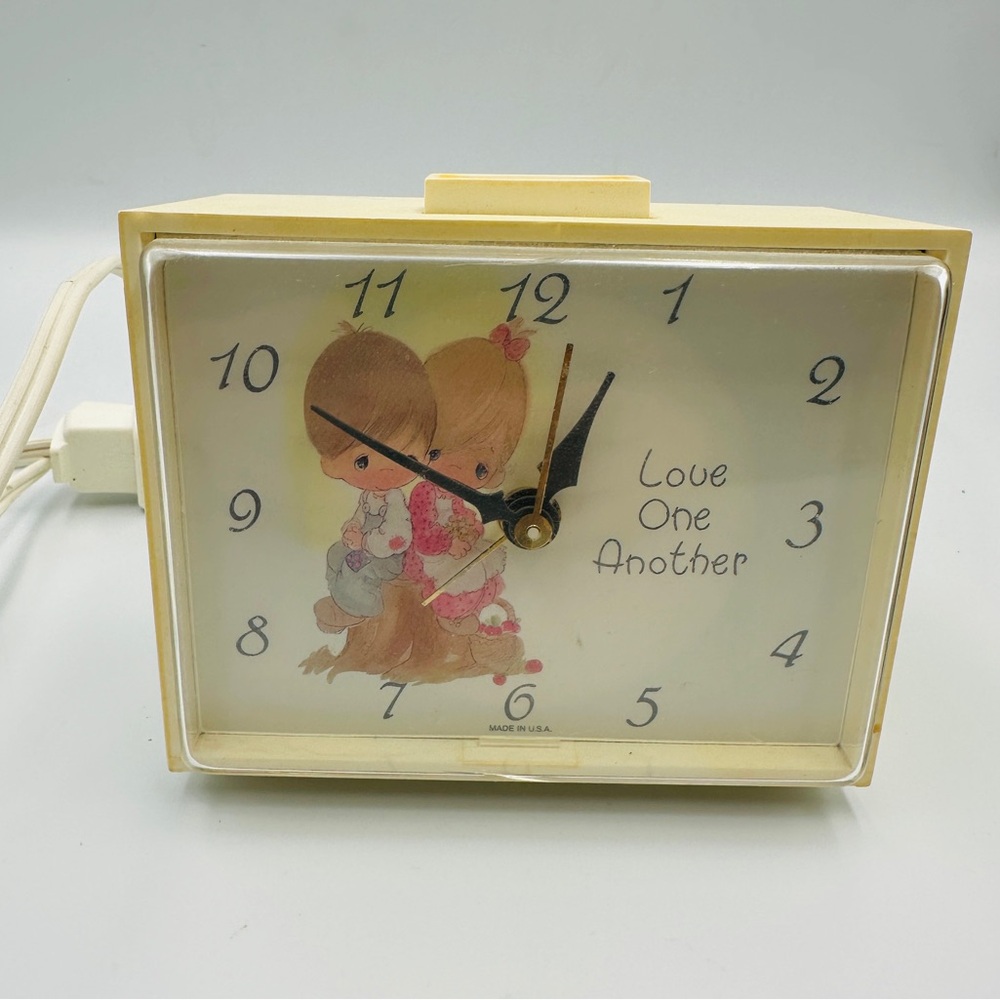 Vintage Precious Moments by Westclox Love One Another Electric Alarm Clock